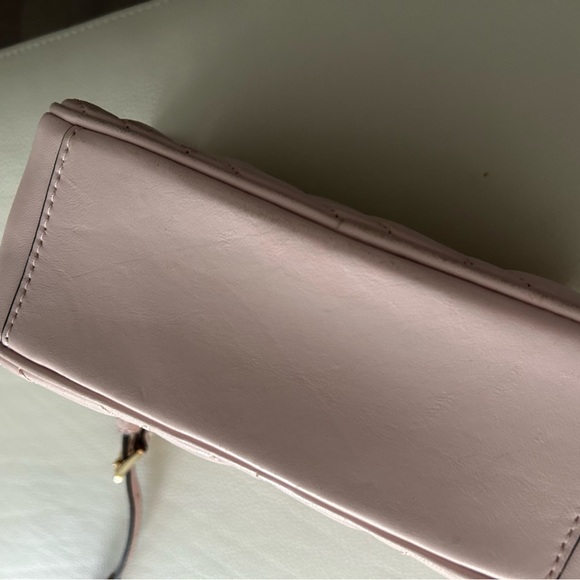 Michael Kors pink quilted crossbody 
Pristine condition - Picture 6 of 9